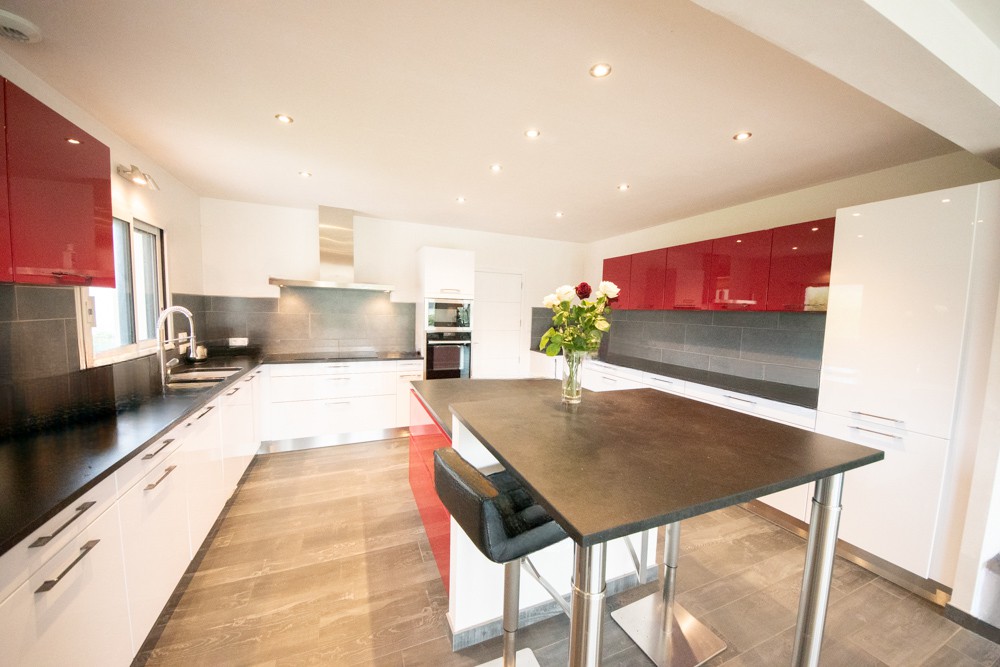 GRANDE MAISON PLAIN PIED T6 - 190 M2 HABITABLE + 255 M2 UTILE (GRENIER AMENAGEABLE - GARAGE- SOUS-SOL) - TERRAIN 1600 M2 photo 3